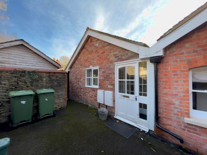 1 Bedroom Flat To Rent In Newbury Street, Wantage, OX12