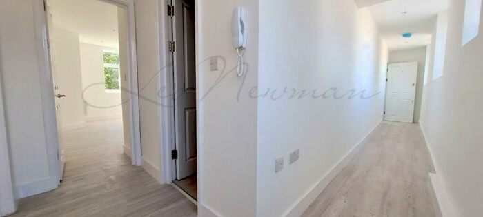 1 Bedroom Flat To Rent In Crown Lane, Morden, Surrey, SM4