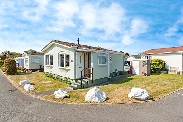2 Bedroom Mobile/park Home For Sale In Houndstone Park, Brympton, Yeovil, BA22