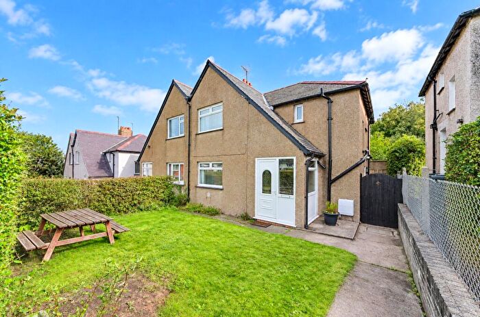 3 Bedroom Semi-Detached House For Sale In Maes Alltwen, Dwygyfylchi, Penmaenmawr, Conwy, LL34