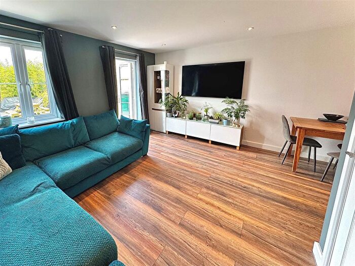 3 Bedroom End Of Terrace House For Sale In Chivilas Road, Camborne, TR14