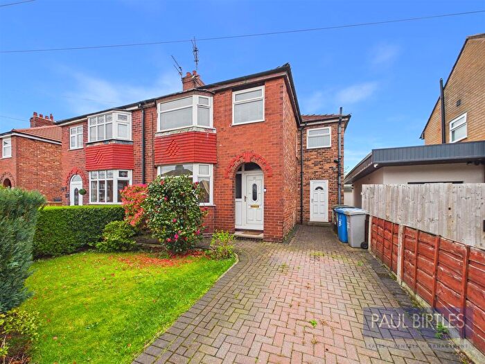 4 Bedroom Semi Detached House For Sale In Nursery Road, Davyhulme, Trafford, M41