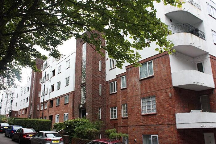2 Bedroom Flat To Rent In The Woodlands, Upper Norwood, SE19