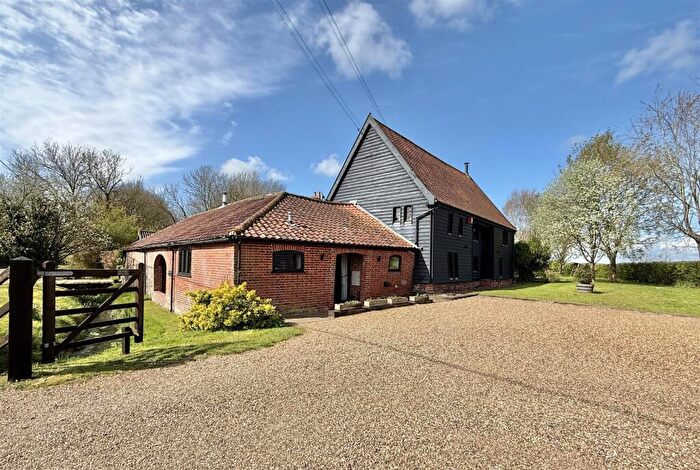 4 Bedroom Barn Conversion For Sale In Pristow Green Lane, Tibenham, NR16