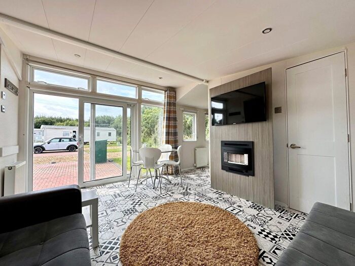 2 Bedroom Mobile/park Home For Sale In Ilfracombe, EX34