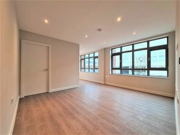 1 Bedroom Apartment To Rent In Whitelock House, Hounslow, TW3