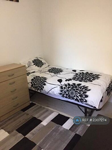 Studio To Rent In Eade Road, London, N4