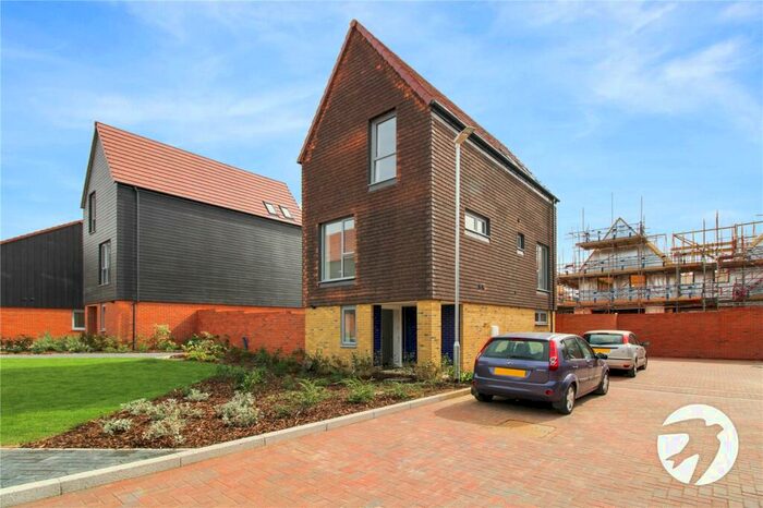 3 Bedroom Detached House To Rent In Cawdor Close, Western Cross, Ebbsfleet Valley, Swanscombe, DA10