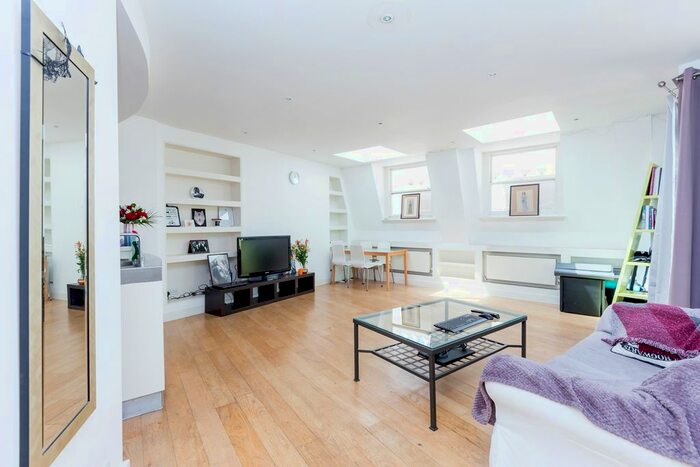 1 Bedroom Flat To Rent In Garrick Street, London, WC2E