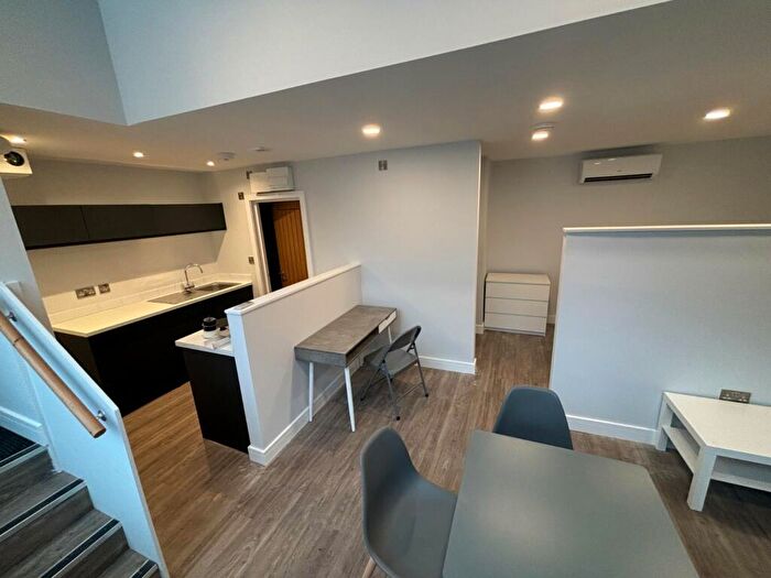 1 Bedroom Flat To Rent In Portland Road, Nottingham, Nottinghamshire, NG7