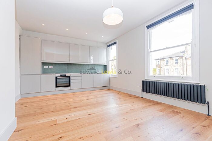 1 Bedroom Flat To Rent In Amhurst Road, London, N16