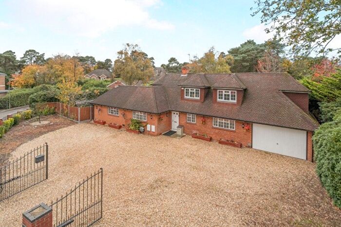 5 Bedroom Detached House To Rent In Walkers Ridge, Camberley, GU15