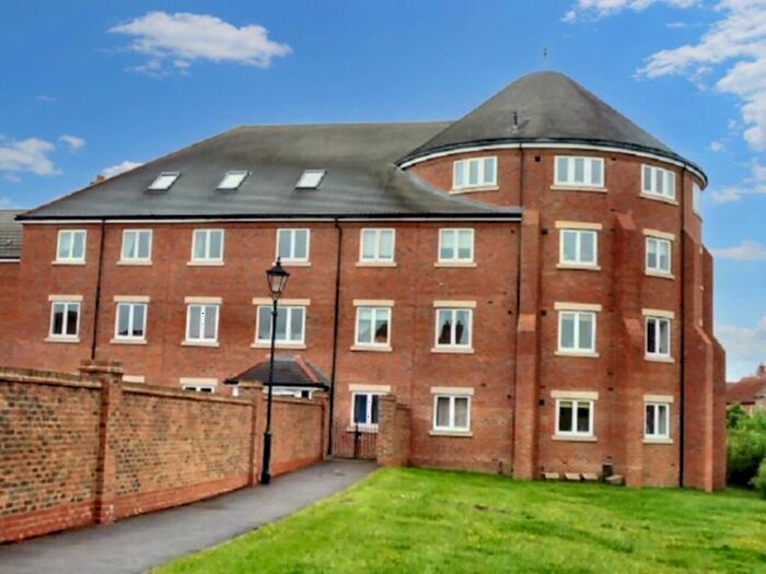 2 Bedroom Apartment To Rent In Phoenix House, Michaels Mews, Fairford Leys, HP19