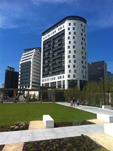 2 Bedroom Apartment To Rent In Hive, Masshouse Plaza, Birmingham, B5