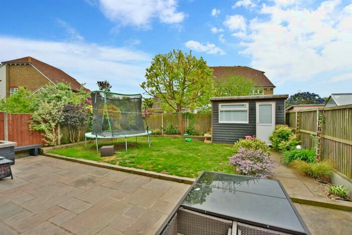 3 Bedroom Detached House For Sale In Seasalter Road, Graveney, Faversham, Kent, ME13