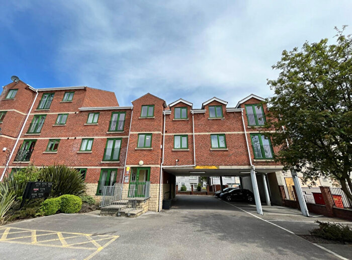 2 Bedroom Apartment To Rent In Admiral Street, Leeds, West Yorkshire, LS11