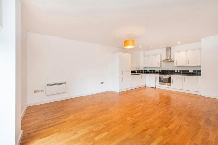 1 Bedroom Flat To Rent In Axminster Road, Holloway, N7