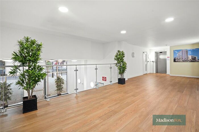 2 Bedroom Apartment To Rent In Rick Roberts Way, Stratford, London, E15