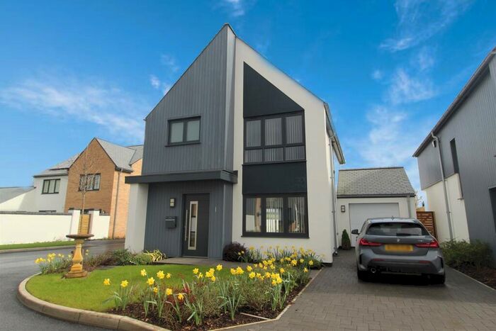 3 Bedroom Detached House To Rent In Leonard Square, EX5