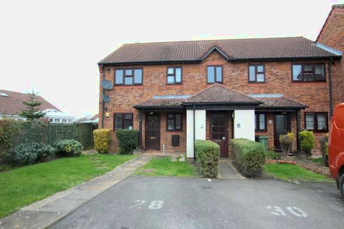 1 Bedroom Maisonette Flat To Rent In Old Burrs, Aylesbury, HP21