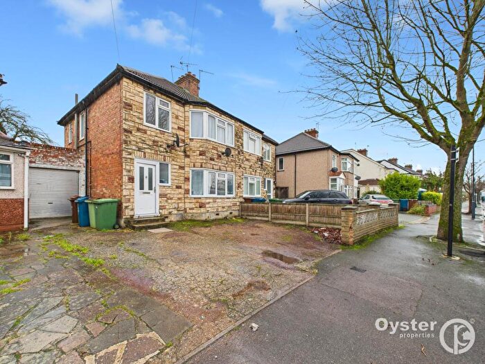 3 Bedroom Semi Detached House To Rent In Canterbury Road, Harrow, HA1