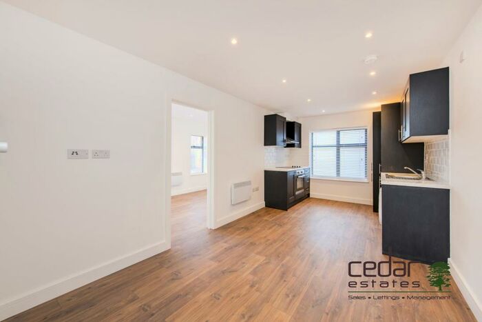 2 Bedroom Flat To Rent In Princes Avenue, Finchley Central, N3