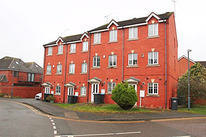 4 Bedroom Town House To Rent In Aqua Place, Rugby, CV21