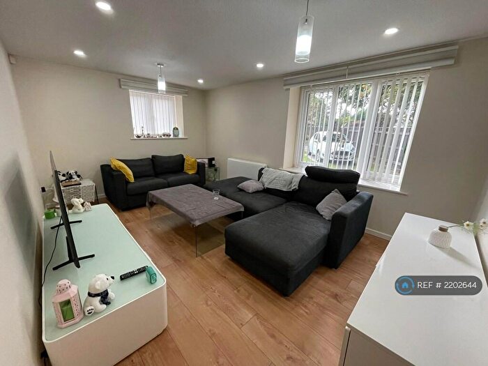 2 Bedroom Flat To Rent In Kenton, Newcastle Upon Tyne, NE3