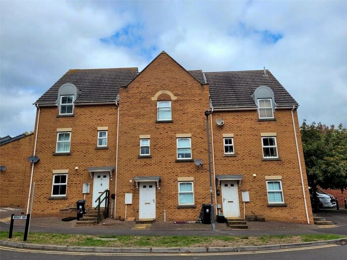 3 Bedroom Maisonette To Rent In Wright Way, Stoke Park, Bristol, BS16