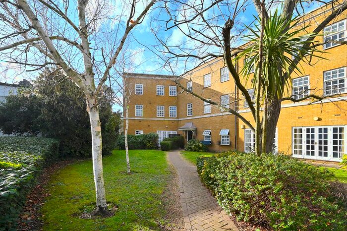 2 Bedroom Flat To Rent In Pickering Close, London, E9