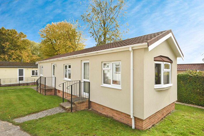 2 Bedroom Park Home For Sale In Bakers Lane, West Hanningfield, Chelmsford, CM2