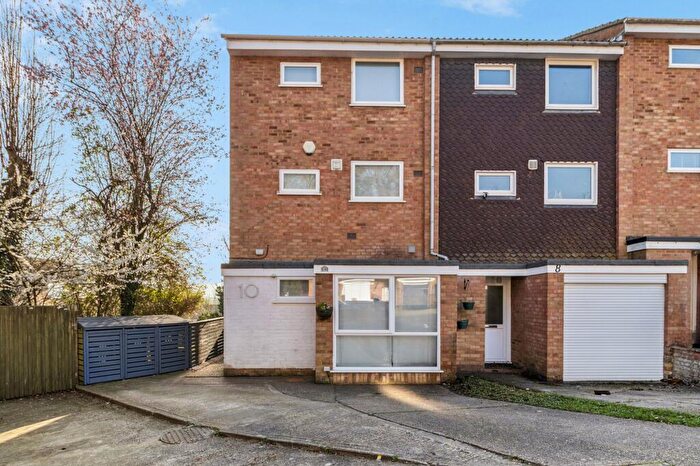4 Bedroom End Of Terrace House For Sale In The Rise, High Wycombe, HP13