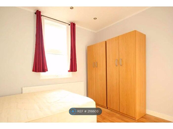 3 Bedroom Flat To Rent In Kingsley Road, Hounslow, TW3