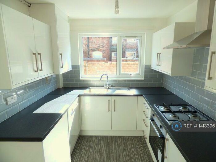 3 Bedroom Terraced House To Rent In Bailey Street, Manchester, M11