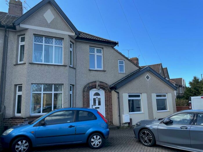 5 Bedroom Semi-Detached House To Rent In Kenmore Grove, Filton Park, Bristol, BS7