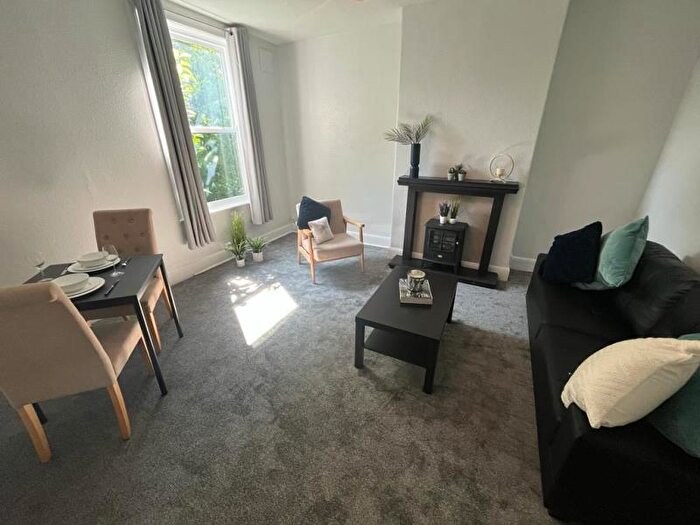 2 Bedroom Flat To Rent In - North Grange Road, LS6
