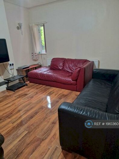 6 Bedroom Semi-Detached House To Rent In Cotton Lane, Manchester, M20