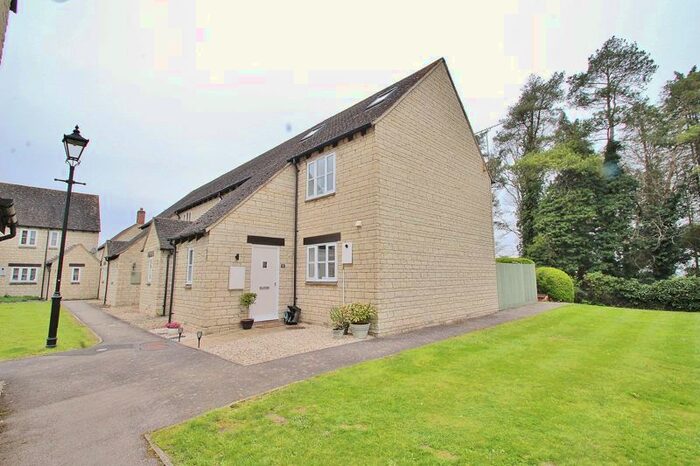 3 Bedroom End Of Terrace House For Sale In Sycamore Place, Bradwell Village, Burford, OX18