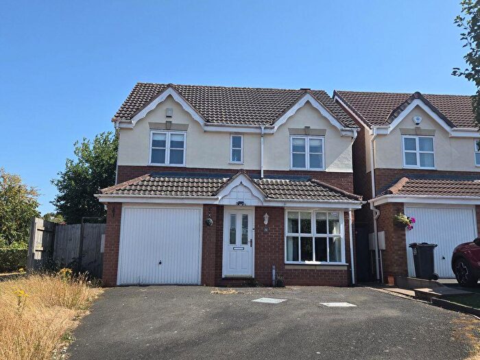 4 Bedroom Detached House To Rent In Field Avenue, Northfield, Birmingham, B31