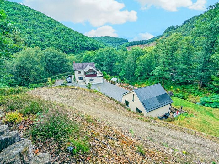 3 Bedroom Detached House For Sale In Cynwyl Road, Carmarthen, Carmarthenshire., SA33