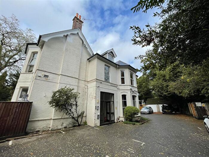 2 Bedroom Flat To Rent In Dean Park, BH1