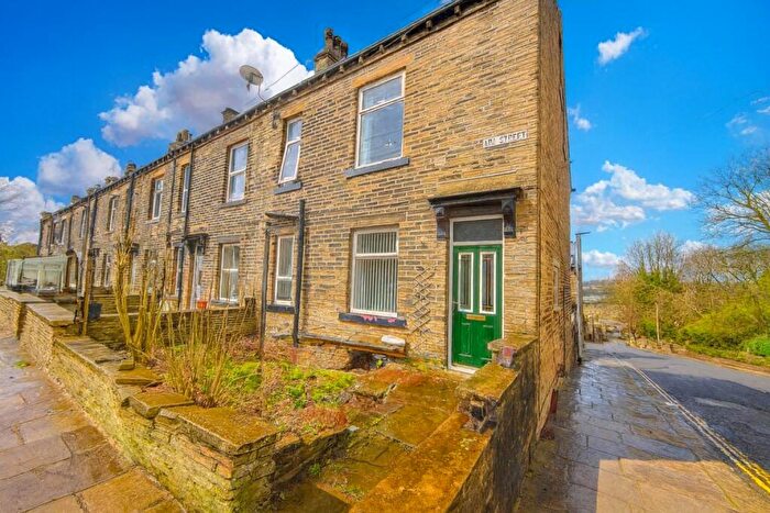 2 Bedroom End Of Terrace House For Sale In Ada Street, Boothtown, Halifax, HX3