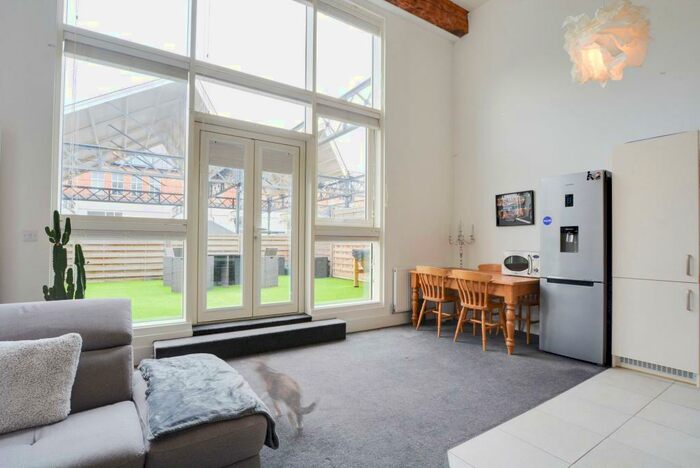3 Bedroom Apartment For Sale In Wheatsheaf Court, Knighton Fields, Leicester, LE2