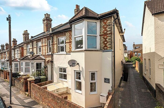 2 Bedroom End Of Terrace House For Sale In Guildford, Surrey, GU1