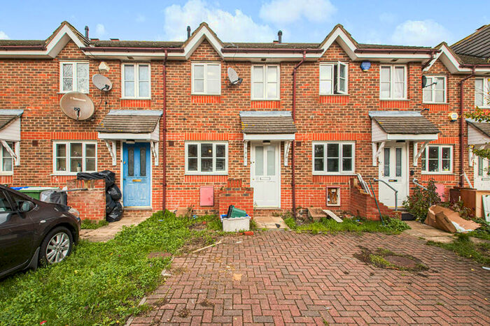 2 Bedroom House To Rent In St. Georges Close, London, SE28