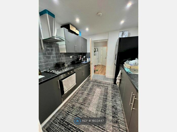 3 Bedroom Terraced House To Rent In Swabey Road, Slough, SL3