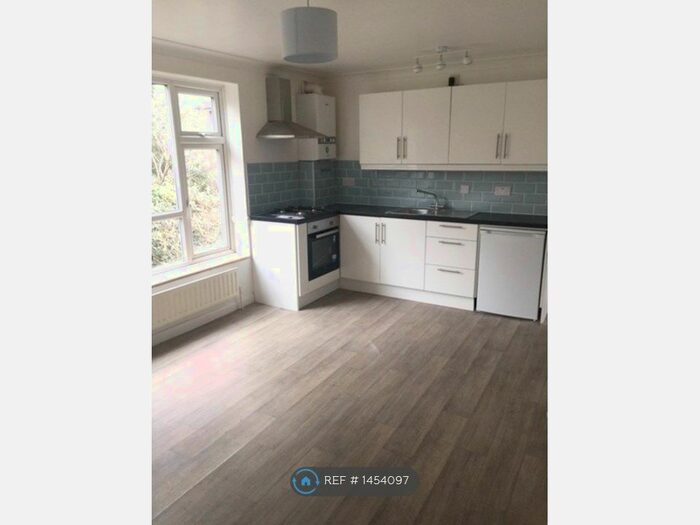 1 Bedroom Flat To Rent In Lubbock Road, Chislehurst, BR7