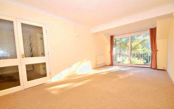 2 Bedroom Flat To Rent In Bournemouth, BH1