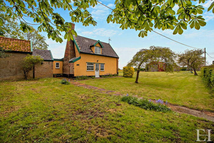 2 Bedroom Detached House For Sale In Bacton, Stowmarket, IP14