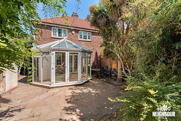3 Bedroom Detached House To Rent In Longford Close, Hampton Hill, TW12